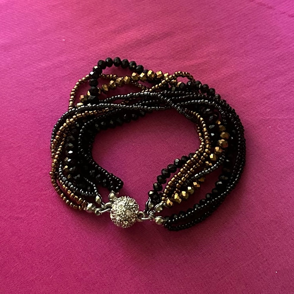 MULTICOLOR MAGNET BRACELET USED